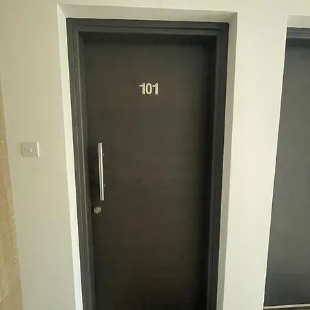 Daniandry * Lárnaka