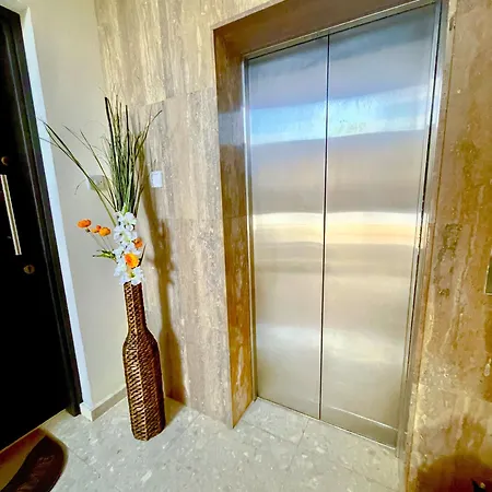 Apartment Daniandry Larnaca